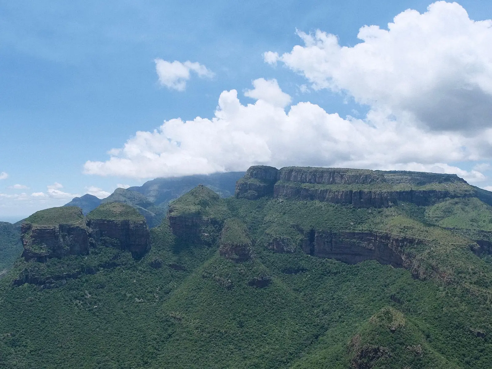 Oloololo (Siria) Escarpment, above the Mara Triangle, Maasai Mara